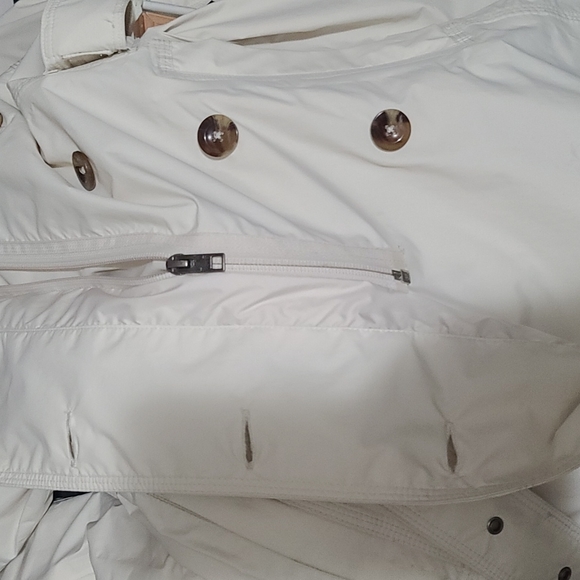 The North Face Cream HyVent Waterproof Trench Coat - Picture 8 of 16